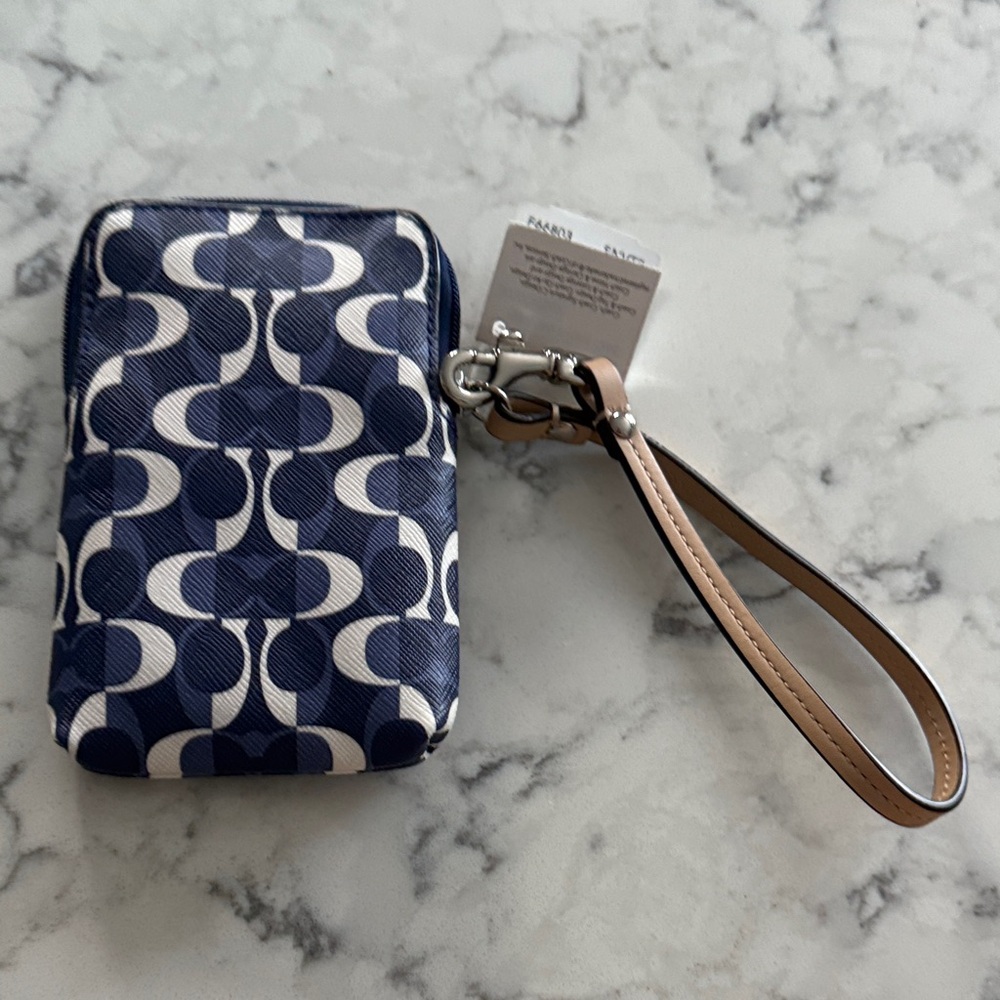 Coach Navy and White Signature Wristlet - Picture 2 of 4